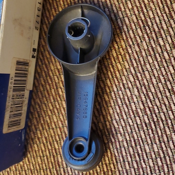 NOS GM Window handle - Picture 2 of 4